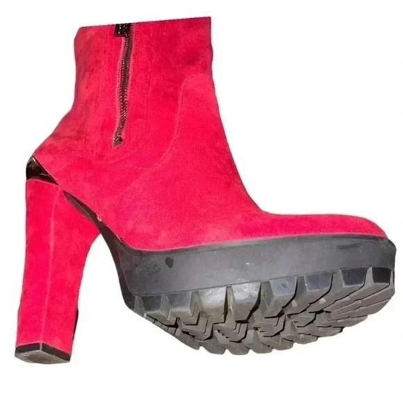 Guess Red Suede Boots - Picture 6 of 10